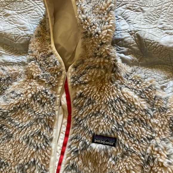 Patagonia women’s medium Sherpa jacket - Picture 1 of 3